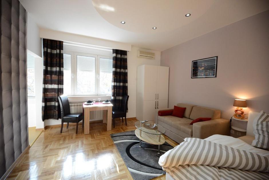 Politika Apartman Belgrád Kültér fotó